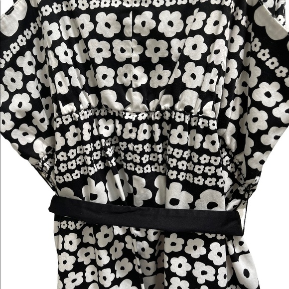 Motherhood Maternity dress with waist sash, size medium.  Black and white - Picture 6 of 6